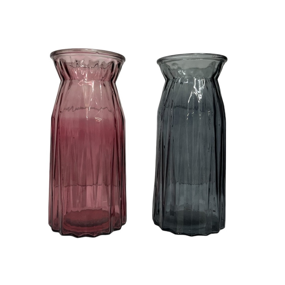 🔥9” tall glass vase - Picture 1 of 5